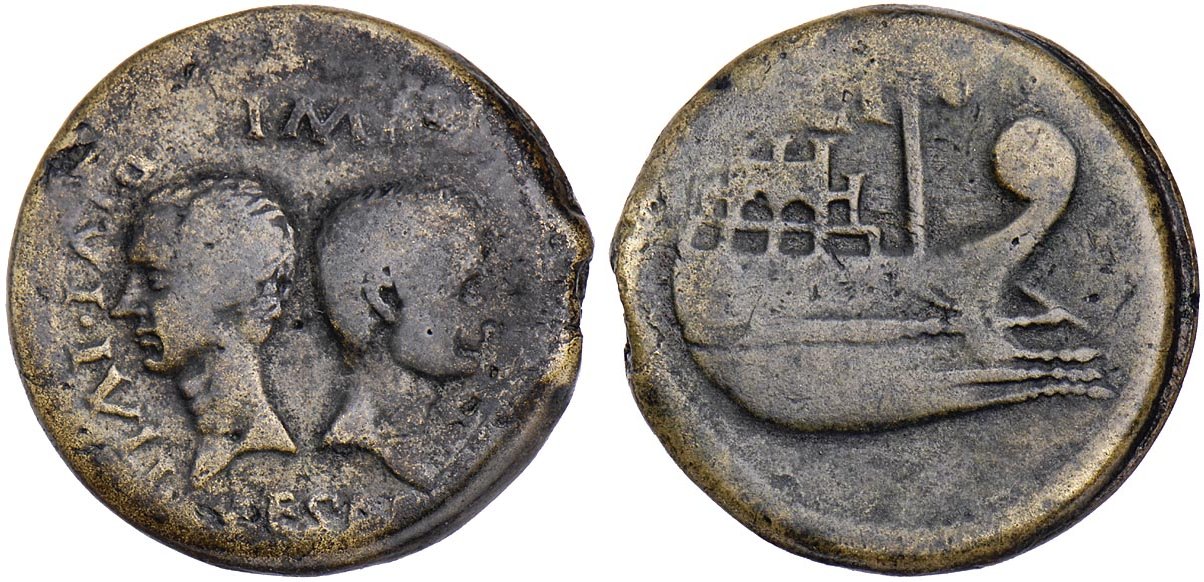 44 год до н э. Римская монета с Цезарем.